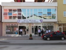 Pazar Günü ve Bayramda Açığız