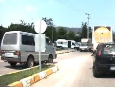 Ters Şeride Giren Minibüsün Kamyonetle Kafa Kafaya geldiği o Anlar... 