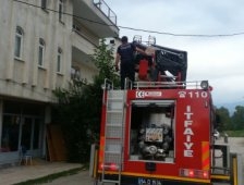 Hem Parasını Çaldı Hem De Eve Kilitledi