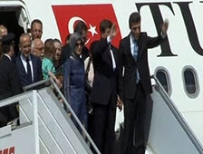 Serbest kalan 46 Türk vatandaşı Ankara'da 