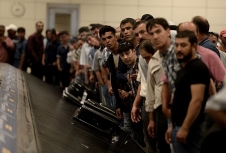 Libya'daki 396 Türk işçiyi bölge halkı misafir ediyor