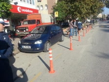 Akyazı Belediyesinden Ada Caddesi'nde Duba Çalışması