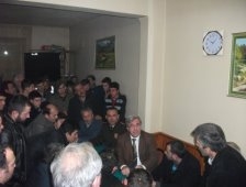 Başkan Akcan Eylemcilerle Görüştü