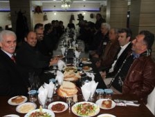 Başkan Akcan'dan Akyazılı Müzisyenlere Teşekkür Yemeği