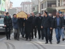 Başkan Eşi Türkan Temel Gözyaşlarıyla Defnedildi