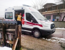 Merdienlerden Düşen Yaşlı Kadın Yaralandı