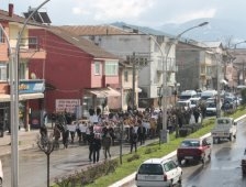 Akyazı'da Şiddete Tepki Yürüyüşü