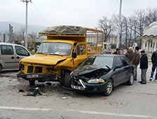 Trafik Kazası 1'i Çocuk 3 Yaralı