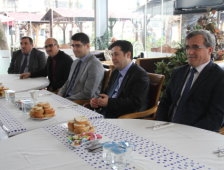 Akyazı Belediyesi Spor Sanat Sosyal Kültür Bilim Şenlikleri İçin Protokol İmza Töreni Atıldı