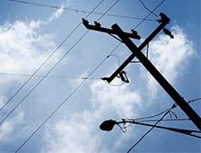 Telefon Direğinden Düşen İşçi Hastaneye Kaldırdı