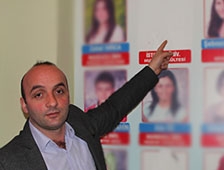 Şafak Yayla'nın Fotoğrafı Panolardan Kaldırıldı 