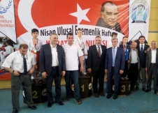 KARATE İL ŞAMPİYONASINDAN 10 ALTIN MADALYA