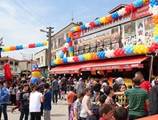 Başarısını Müşterileriyle Kutladı