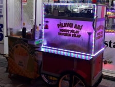 Gece Vakti  Acıkırsanız Meşhur Pilavcı Abi'nin Tavuklu Pilavını Tadın