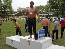 Akbalık Ayşecik Yağlı Güreşleri’ne, Akyazı Belediyesi Güreşçileri damga vurdu.