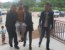 Alçılı Ayağı ile Oy Vermeye Geldi 