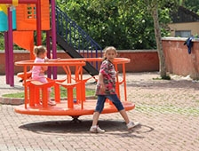 Akyazı Merkez Yeni Camii'de Çocuk Oyun Parkı Tamamlanıyor
