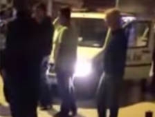 Parke Taşlarıyla Birbirlerine Saldırdılar