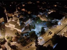 Gazi Süleyman Paşa Camii'nin Muhteşem Gece Görüntüsü