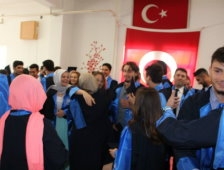 Akyazı MYO’da Mezuniyet Heyecanı