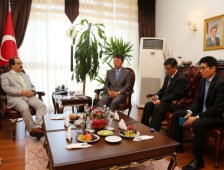 Başkonsolos Jeon Vali Coş’u ziyaret etti