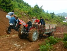 Traktörle Ölümüne Yolculuk