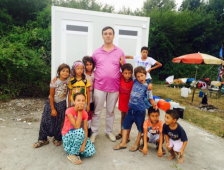 Mevsimlik İşçilere WC ve Duşakabin Verildi