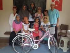 Kurs Birincisine Bisiklet Hediye Edildi