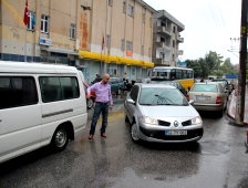 Hacıoğlu Sokak'ta Trafik Felç oldu