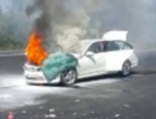 Kendi Aracının Yanışını Kayıt Etti