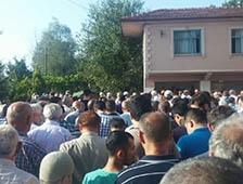 Reoman Kaçar Defnedildi