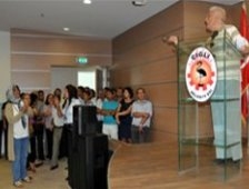 Türbanlı kadın görünce...