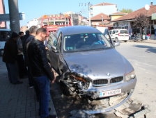 Yabancı Plakalı Otomobil Kamyonla Çarpıştı