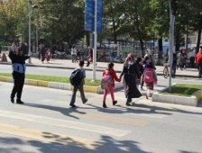 Zabıta’dan Öğrencilere Trafik Hizmeti