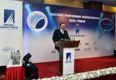 Z.ŞİNASİ BAYRAKTAR KOCAELİDE ÖDÜL VERDİ