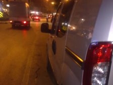 112 Ambulansı Park Halindeki Otomobile Çarptı