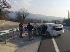 Kontrolden Çıktı Bariyerlere Girdi