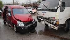 Ada Caddesi’nde Maddi Hasarlı Kaza