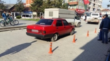 Yol Ortasına Park Eden Şahin Trafiği Felç Etti