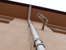 Depremde Çatlayan Duvar Öğrenci Velilerini Tedirgin Etti