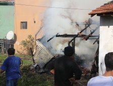 Odunluk'ta Çıkan Yangın Eve Sıçradı