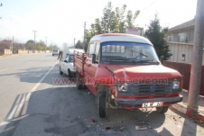 Akyazı Kuzuluk yolunda maddi hasarlı trafik kazası 
