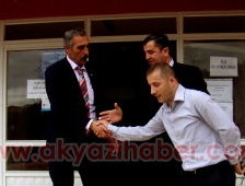 Eski Okul Müdürünü Unutmadı