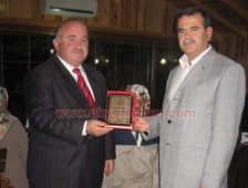 Düzcan Öğretmen Ve Ailelerine Yemek Verdi