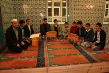 Kur”an Okumayı Öğreniyorlar 