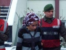 Sahte Gelin Zihnet Eşyalarının Peşinde