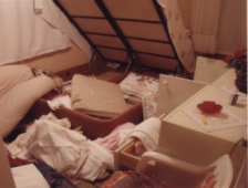 Camdan Girip Evi Dağıttılar