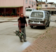 SİNEKLE MÜCADELEYE BAŞLANDI