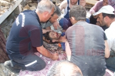 Duvarın Altında Kalan Vatandaş Ağır Yaralandı