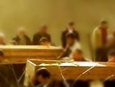 Cenaze'ye Geldi Kalbine Yenik Düştü